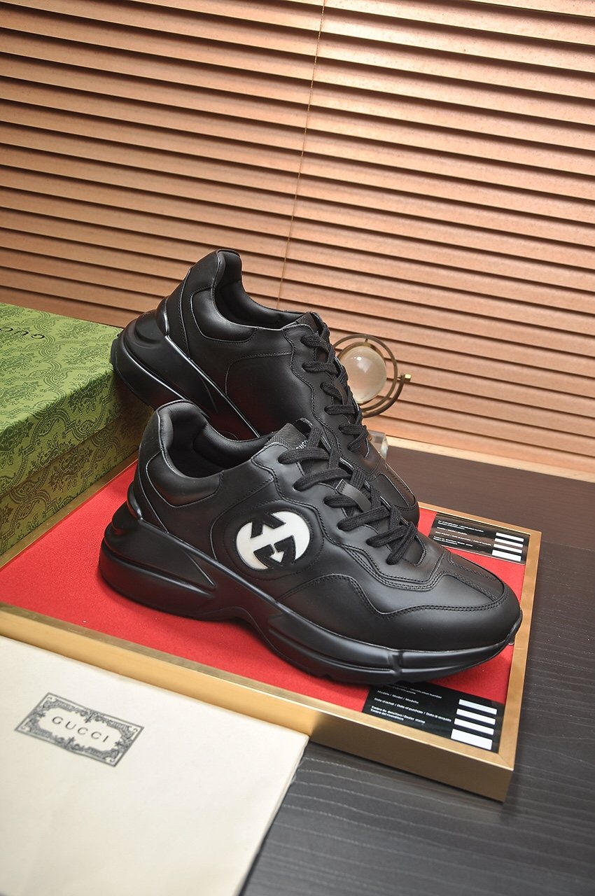 Gucci Black Logo Low-Top Sneakers